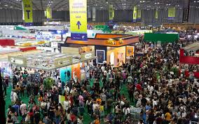 Revista Barra da Tijuca destaca autores e autoras na Bienal do Livro Rio 2025