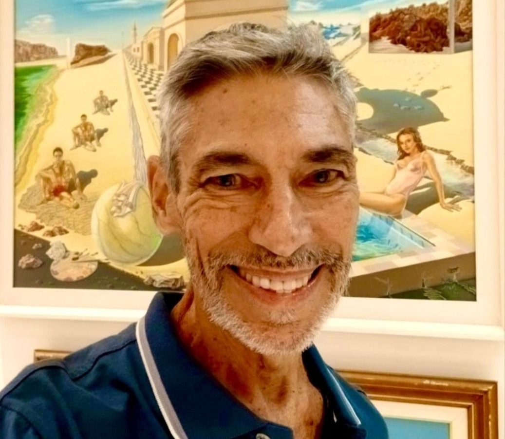 A imaginação sem limites do artista plástico Hilton Daky  encanta público e ganha destaque em Salão de Artes Plásticas.     