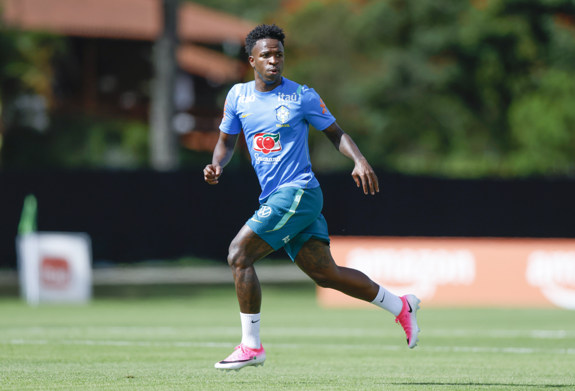 Seleção Brasileira testa nova formação e aposta em surpresa defensiva antes de duelo contra o Panamá