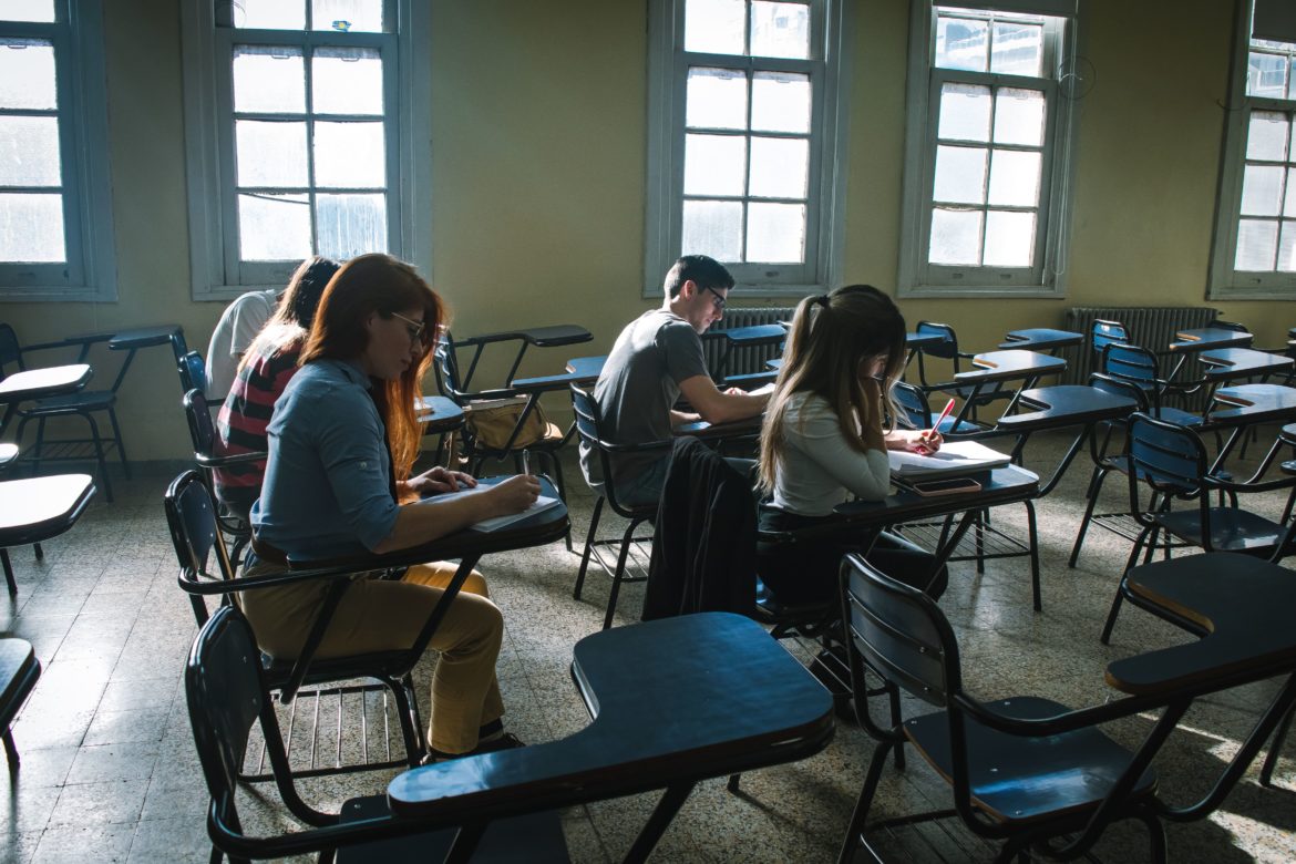 Como estudar para o Enem: guia completo para conquistar a vaga na universidade
